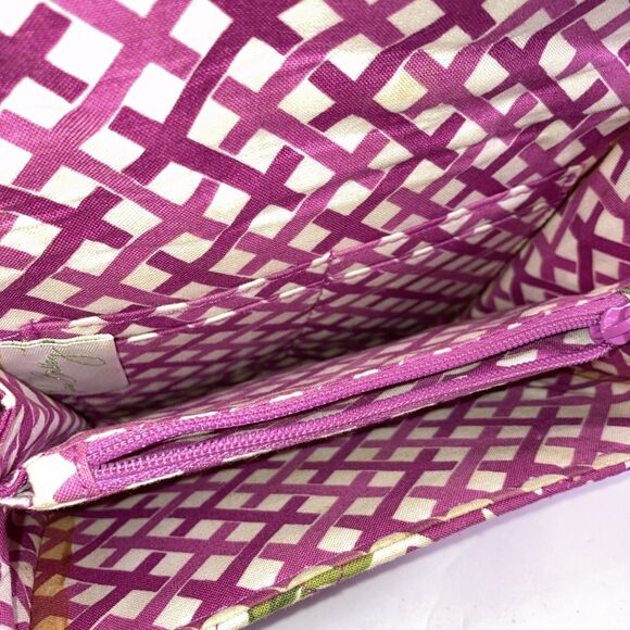 Vera Bradley Small Crossover bag In Plum Green paisley, 3 Pockets Inside - Picture 3 of 5